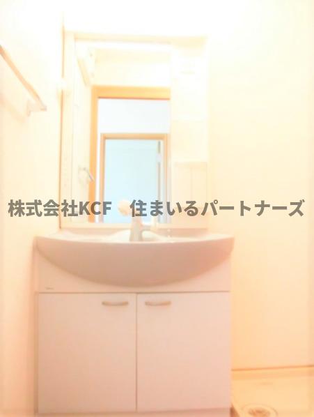 洗面設備　コンパクトで使いやすい洗面所