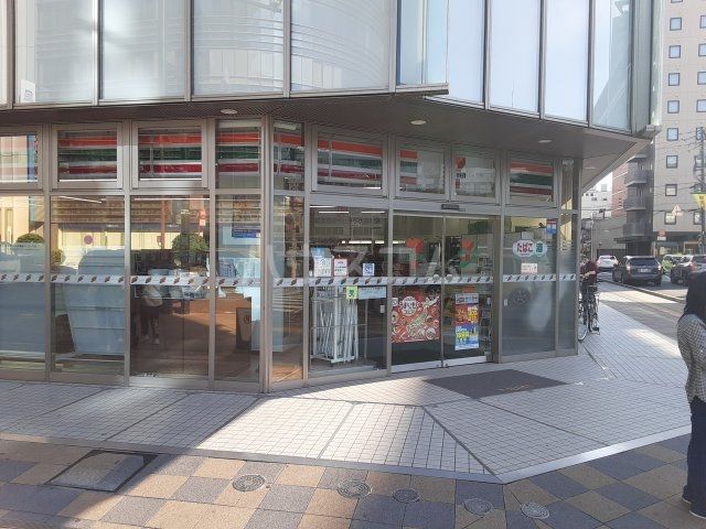 コンビニ　セブンイレブン静岡南店（コンビニ）まで572m