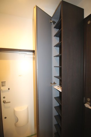 収納　玄関にはシューズボックス充実しています