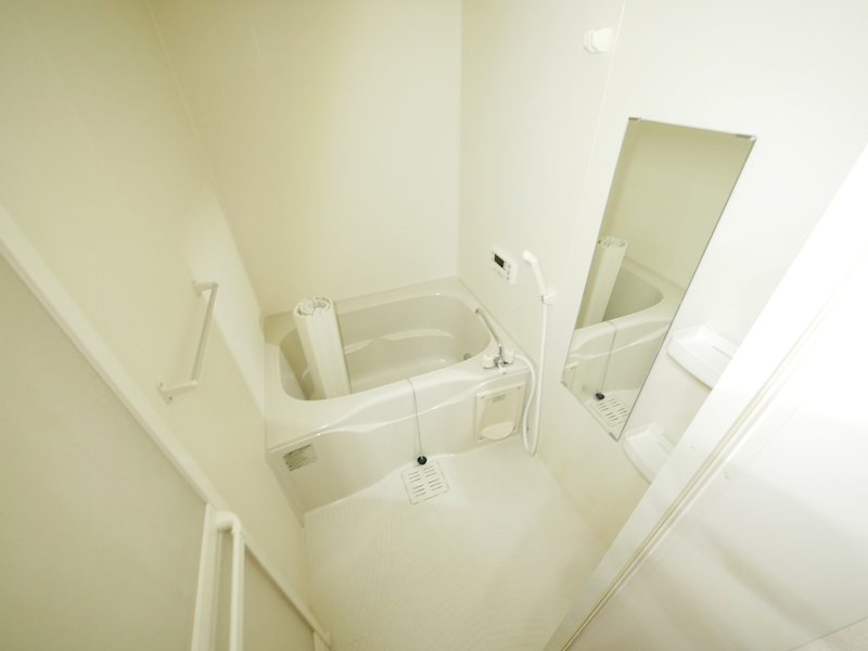 バス・シャワールーム　追焚き給湯・浴室換気乾燥機付き