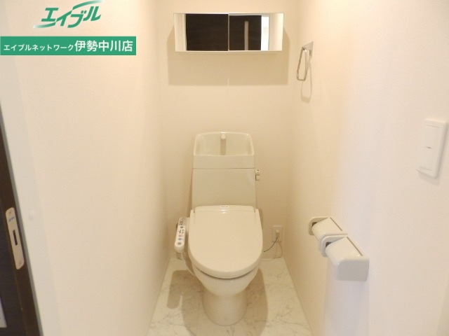 トイレ　同型参考写真