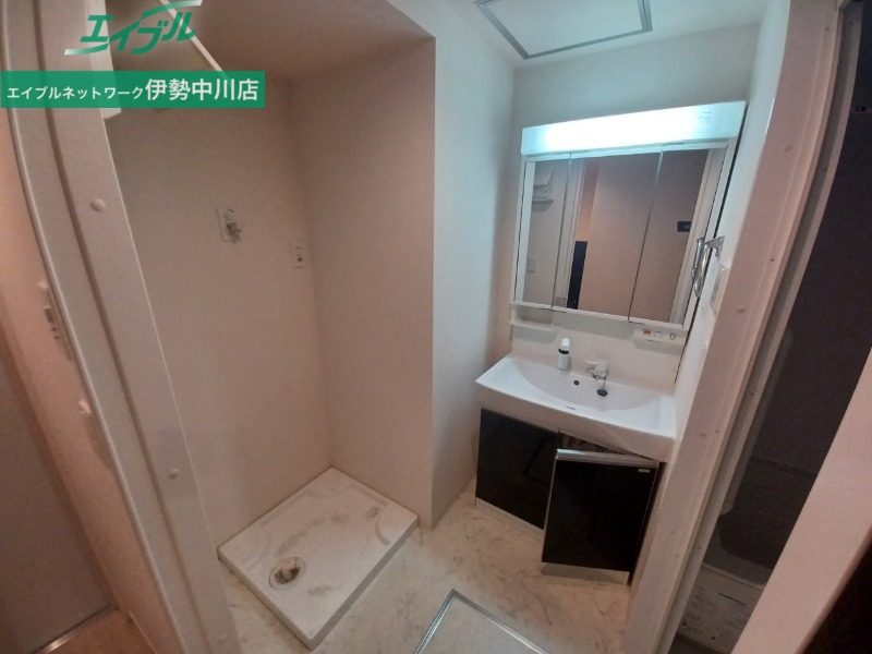 洗面設備　同型参考写真