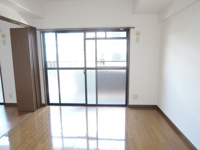 居室・リビング　同型モデル