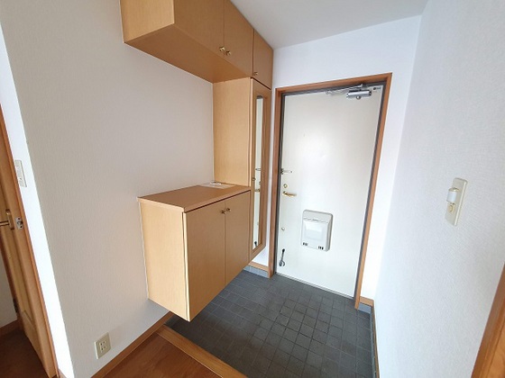 玄関　※別部屋の写真です