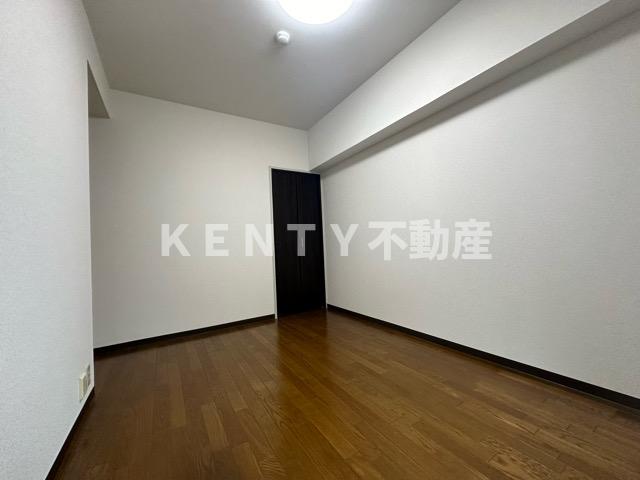 その他部屋・スペース　落ち着いて過ごせるお部屋なので、寝室にいかがでしょうか