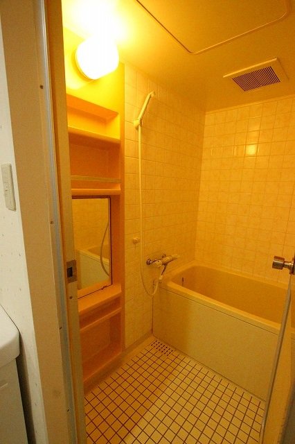 バス・シャワールーム　同物件別部屋