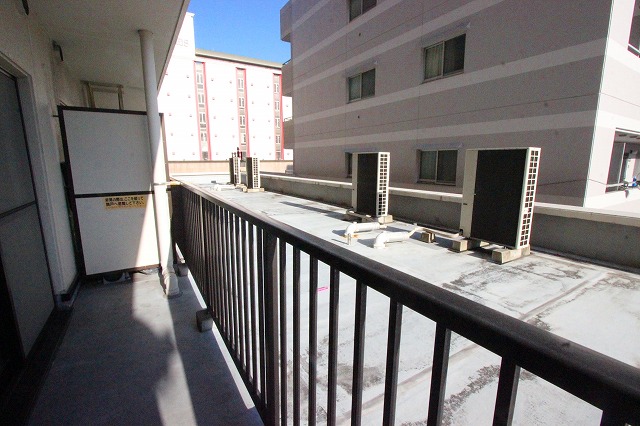 バルコニー　同物件別部屋