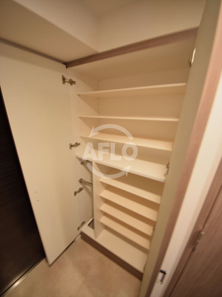 収納　メインステージ京町堀　下駄箱