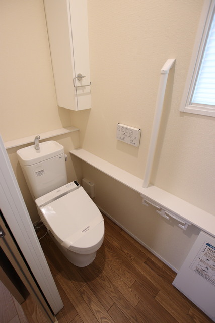 トイレ　トイレ（温水洗浄便座付き）