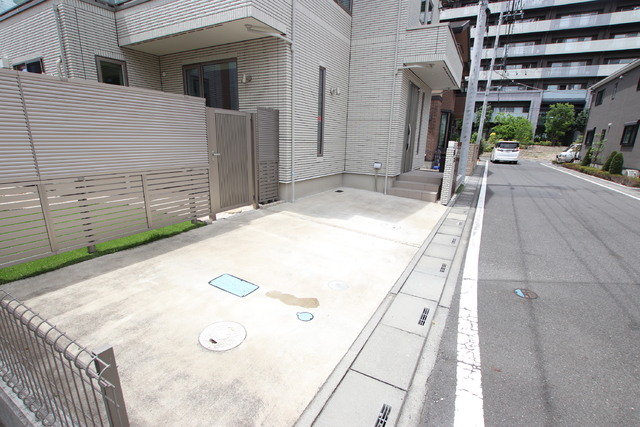 駐車場　駐車場