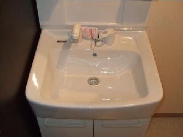 洗面設備　シャワードレッサー付きです！