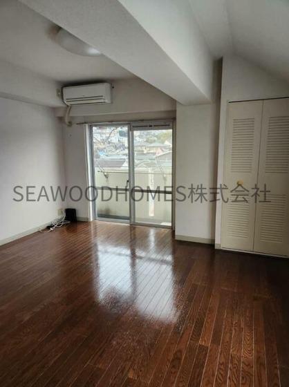 居室・リビング　７．５帖の広々としたリビング