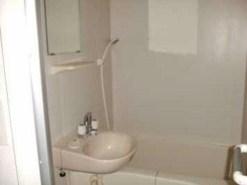 バス・シャワールーム　設備・仕様は号室により異なる為、現況を優先致します。