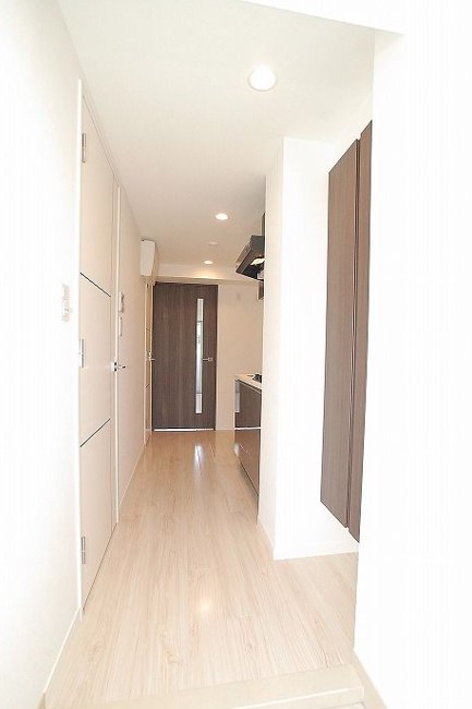 玄関　同物件別部屋参考写真です。