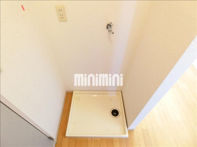 その他設備　室内洗濯機置場には排水パン付きです。