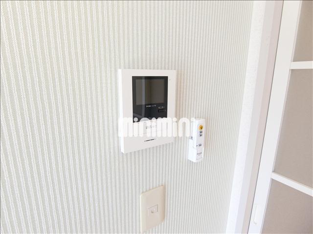 セキュリティ　来客時の確認もできるＴＶ付きモニターホンです。