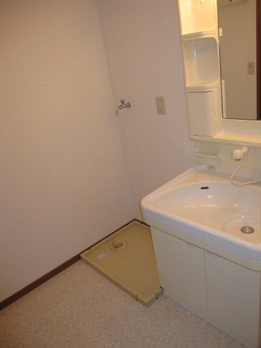 洗面設備　別部屋参考画像。間取り反転。現況優先です。