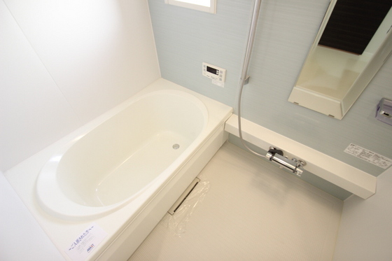 バス・シャワールーム　※別部屋の写真です