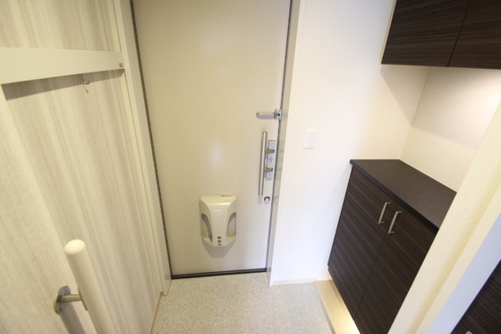 玄関　※別部屋の写真です