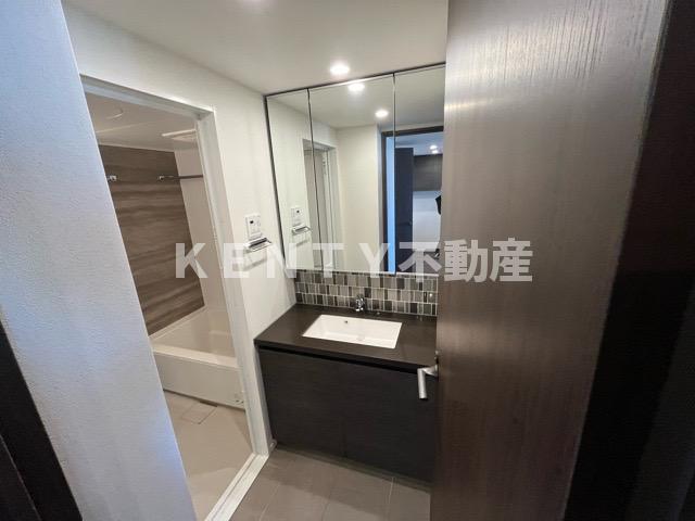 洗面設備　広い洗面スペース