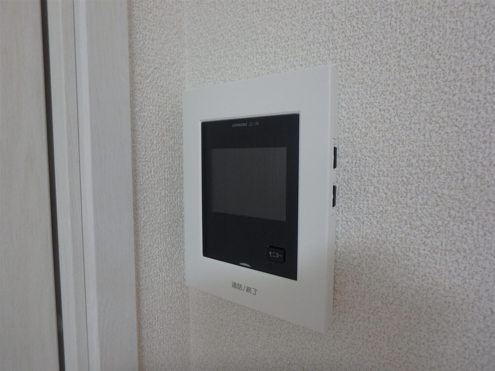 セキュリティ　TV付きモニターホンでお顔が見れて安心ですね