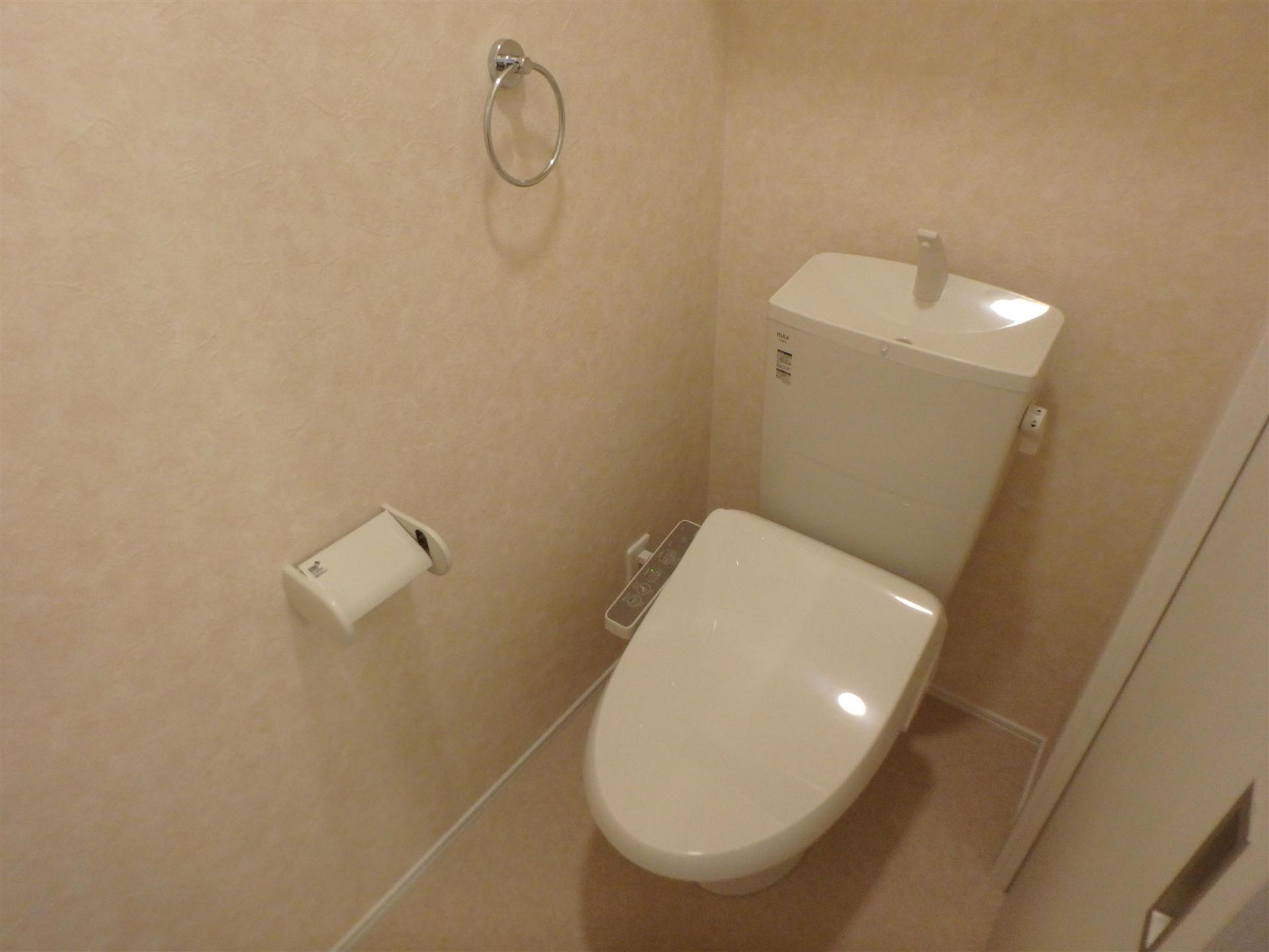 トイレ　ウォシュレット付き☆