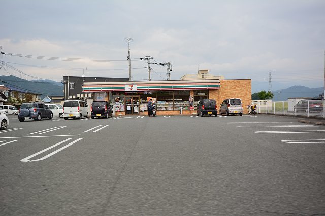 コンビニ　セブンイレブン（コンビニ）まで600m