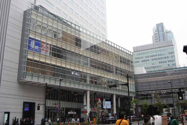 ショッピングセンター　アキバ・トリム（ショッピングセンター）まで599m