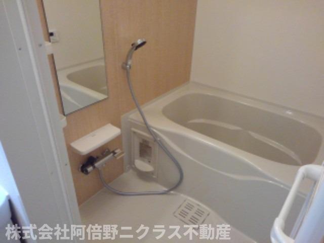 バス・シャワールーム　ゆったり過ごせるお風呂です