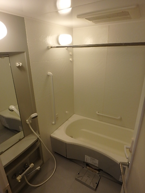 バス・シャワールーム　バス