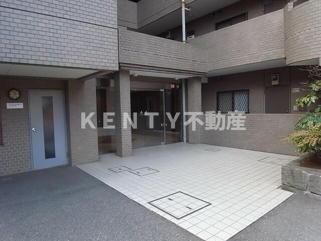 エントランス　ゆとりのあるエントランスです