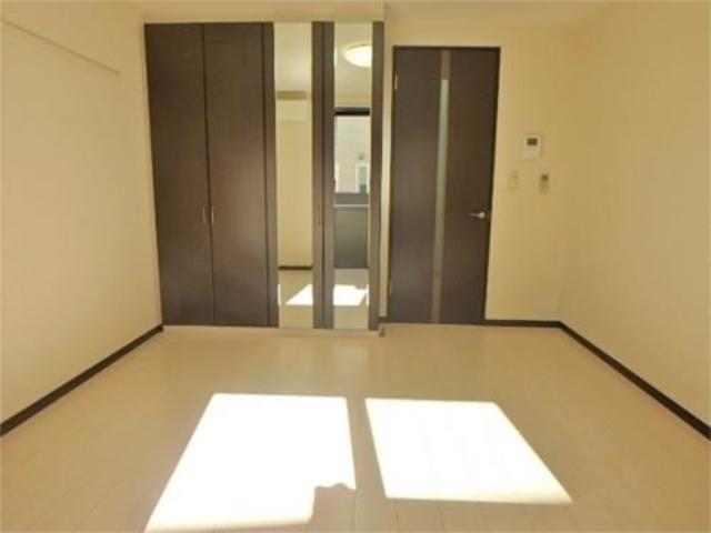 居室・リビング　明るいお部屋です