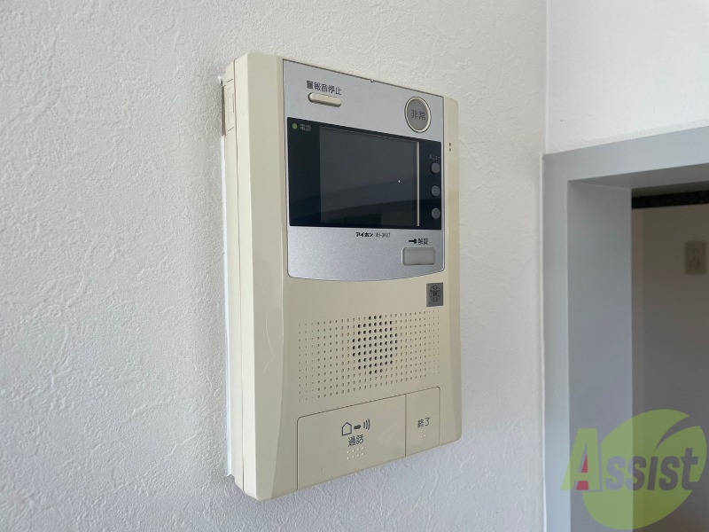 セキュリティ　ＴＶモニター付インターホンです。来客者の顔が見えるので安心！