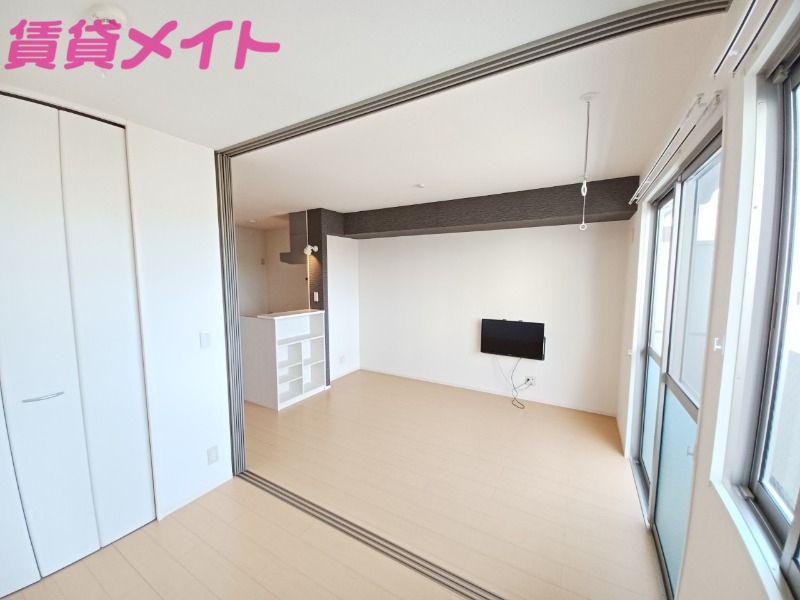 居室・リビング　同型参考写真