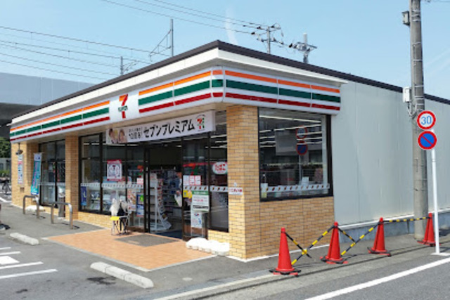 コンビニ　セブンイレブン稲城大丸西店（コンビニ）まで766m