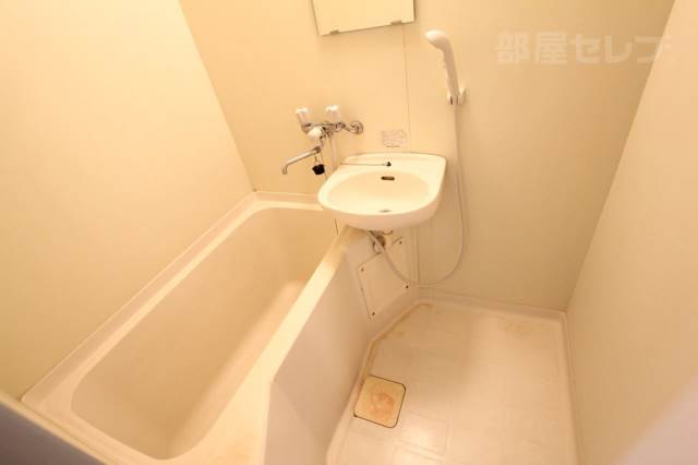 バス・シャワールーム　３０５