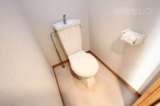 トイレ　３０５