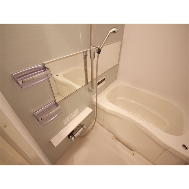 バス・シャワールーム　追い炊き機能付き！