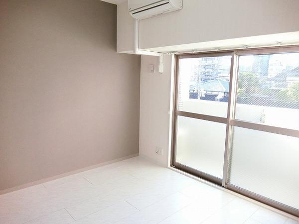 居室・リビング　広々とした洋室！