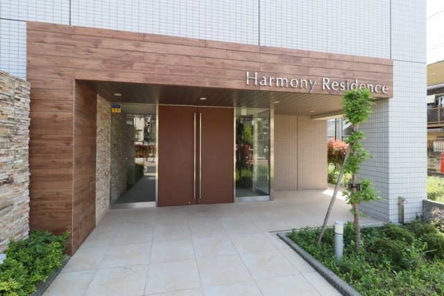 エントランス　ゆとりのあるエントランスです