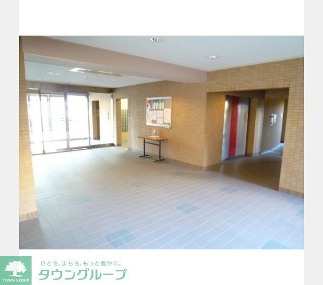 ロビー　A棟エントランスホール2019年4月撮影