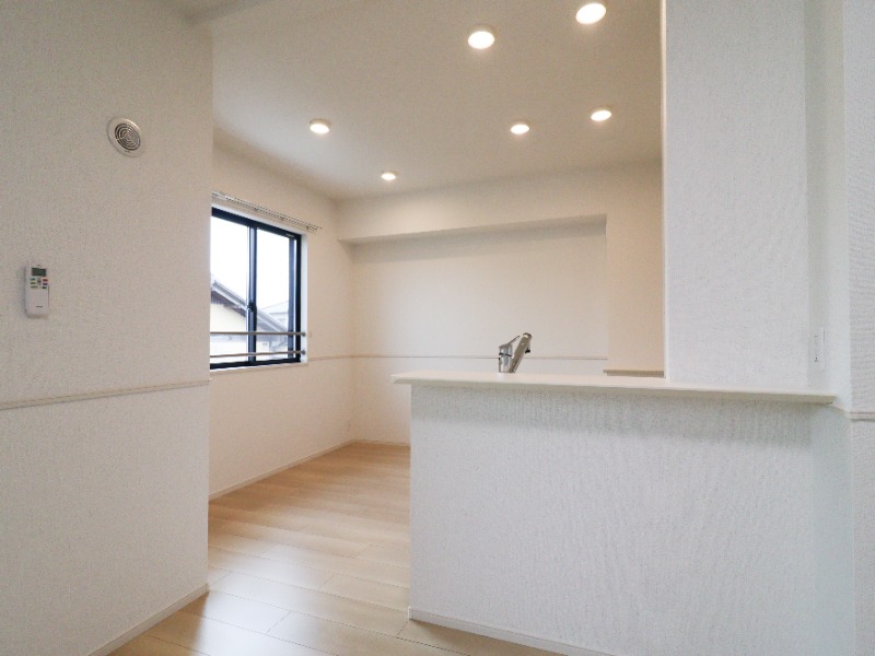 居室・リビング　図面と現状に相違がある場合には現状を優先