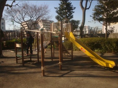 公園　世田谷新町公園（公園）まで940m