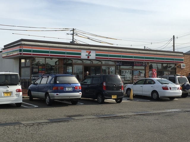 コンビニ　セブンイレブン燕南7丁目店（コンビニ）まで565m