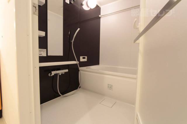 バス・シャワールーム　追い焚き・浴室乾燥機能付きです。