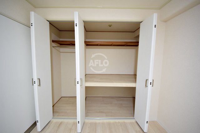 収納　日生ロイヤル高津　クローゼット