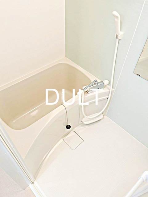 バス・シャワールーム　バスルームです。