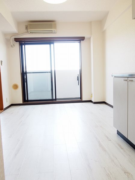 居室・リビング　日当たり良好な綺麗なリビングです。