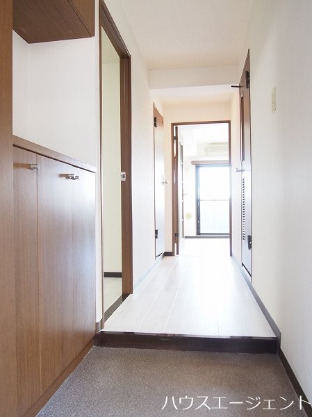 玄関　廊下があるのはやっぱりいいですね