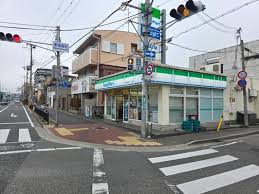 コンビニ　ファミリーマート福田東鳴尾町一丁目店（コンビニ）まで176m